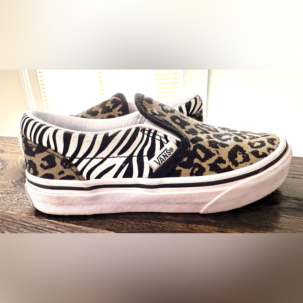 Vans Kids Slip On Sneakers Size 11